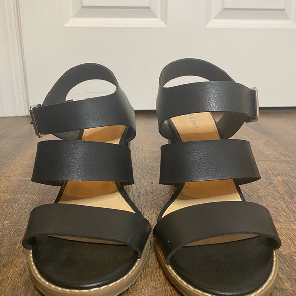Old Navy black 3 strap 3 inch chunky heel - Picture 2 of 7